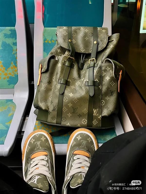 2026122114857279 270